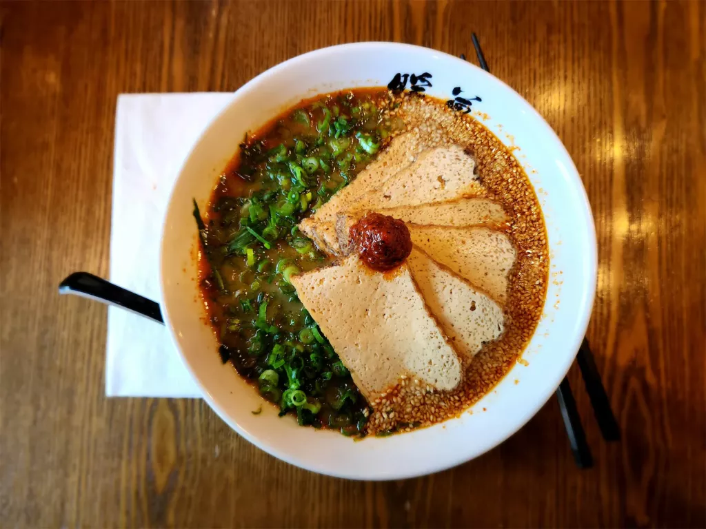 Рамэн (ラーメン, Ramen)