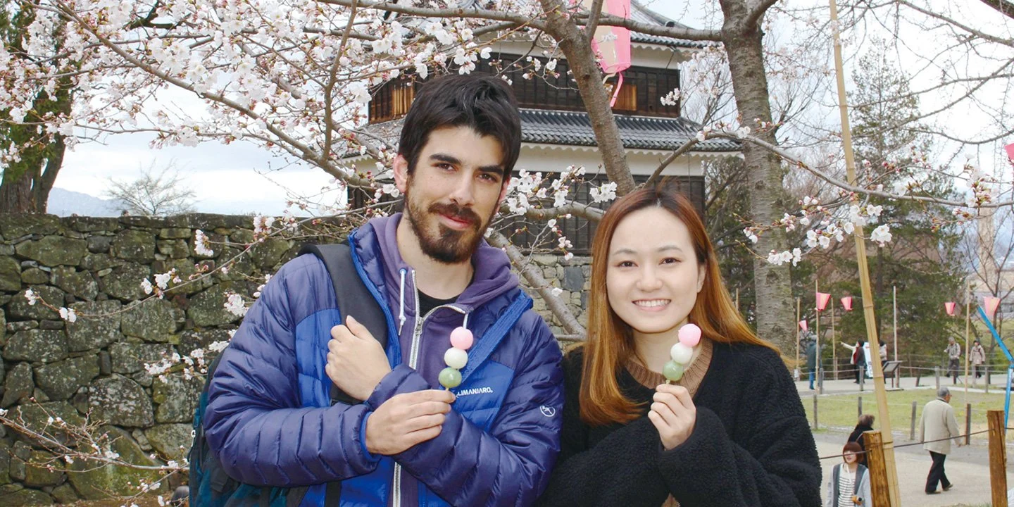 isi-nagano-official-09 Школа японского языка ISI Nagano — студенты на любовании сакурой